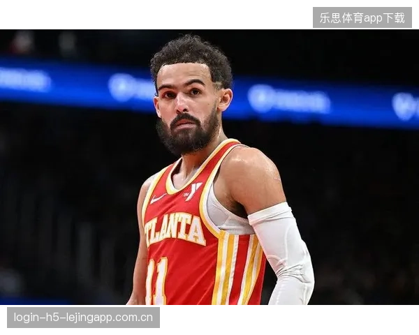 NBA特雷杨高抛传球被队友空接重扣：一次默契与训练的完美碰撞